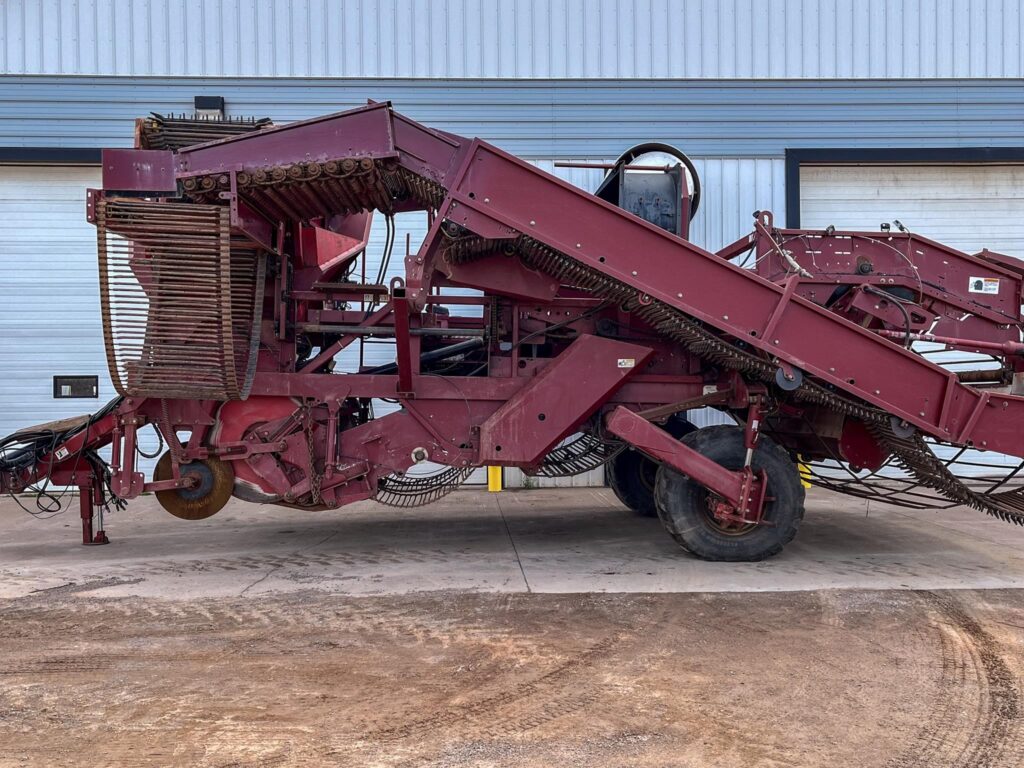 used 2011 SPUDNIK 6340 vegetable for sale at HJV Equipment Charlottetown, PEI — rear view