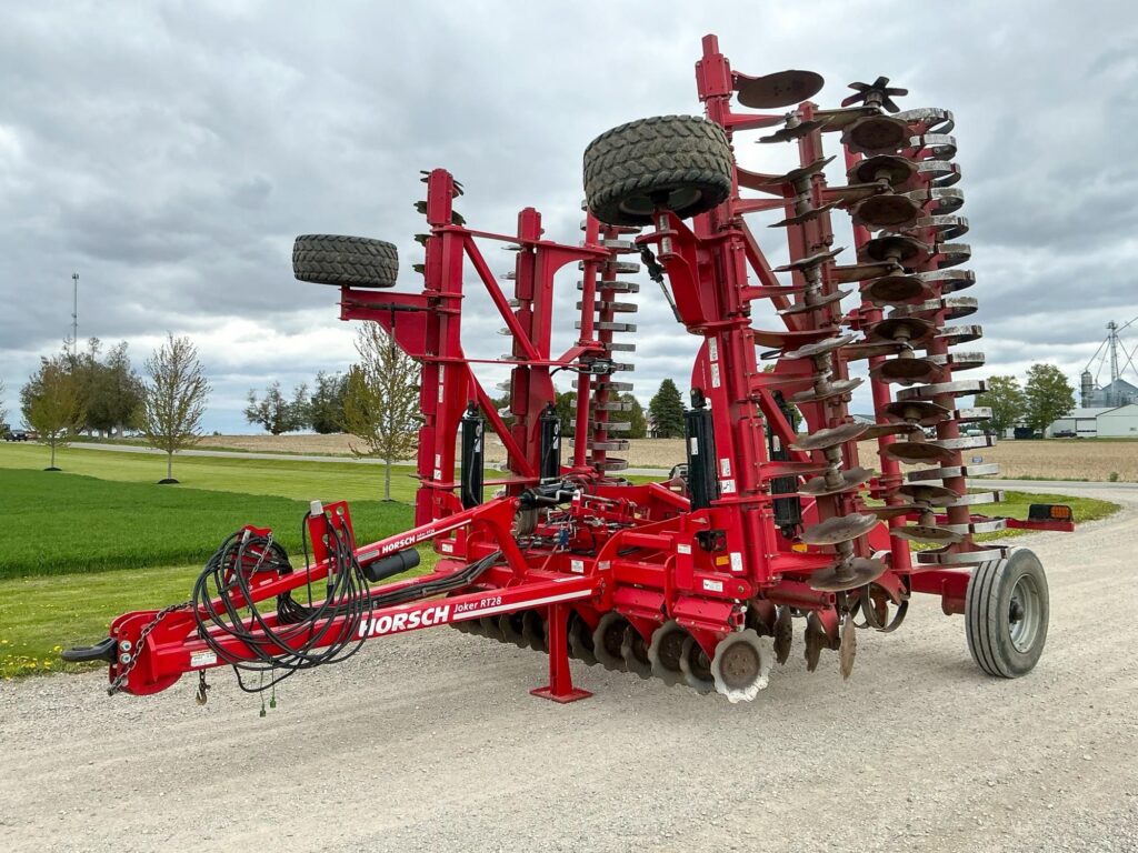 used 2016 HORSCH JOKER RT28 disks for sale at HJV Equipment Norwich, ON — exterior front