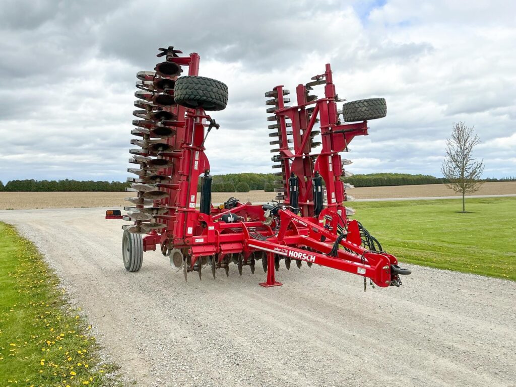 used 2016 HORSCH JOKER RT28 disks for sale at HJV Equipment Norwich, ON — exterior side