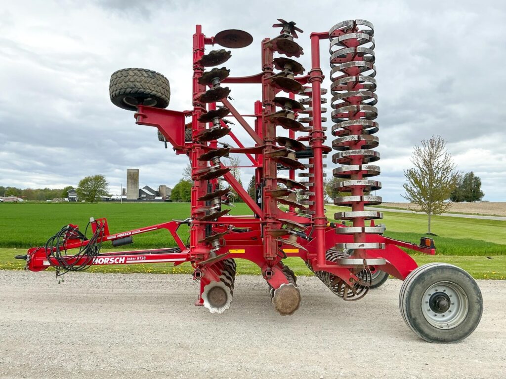used 2016 HORSCH JOKER RT28 disks for sale at HJV Equipment Norwich, ON — interior cab