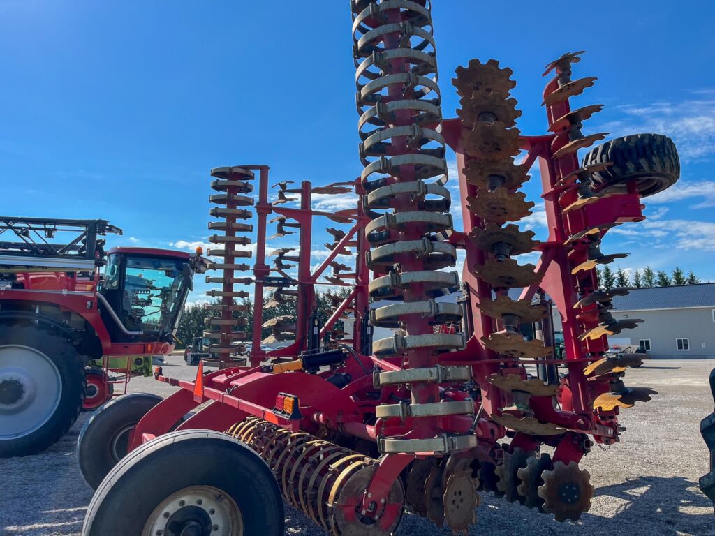 used 2019 HORSCH JOKER RT32 disks for sale at HJV Equipment Exeter, ON — engine detail