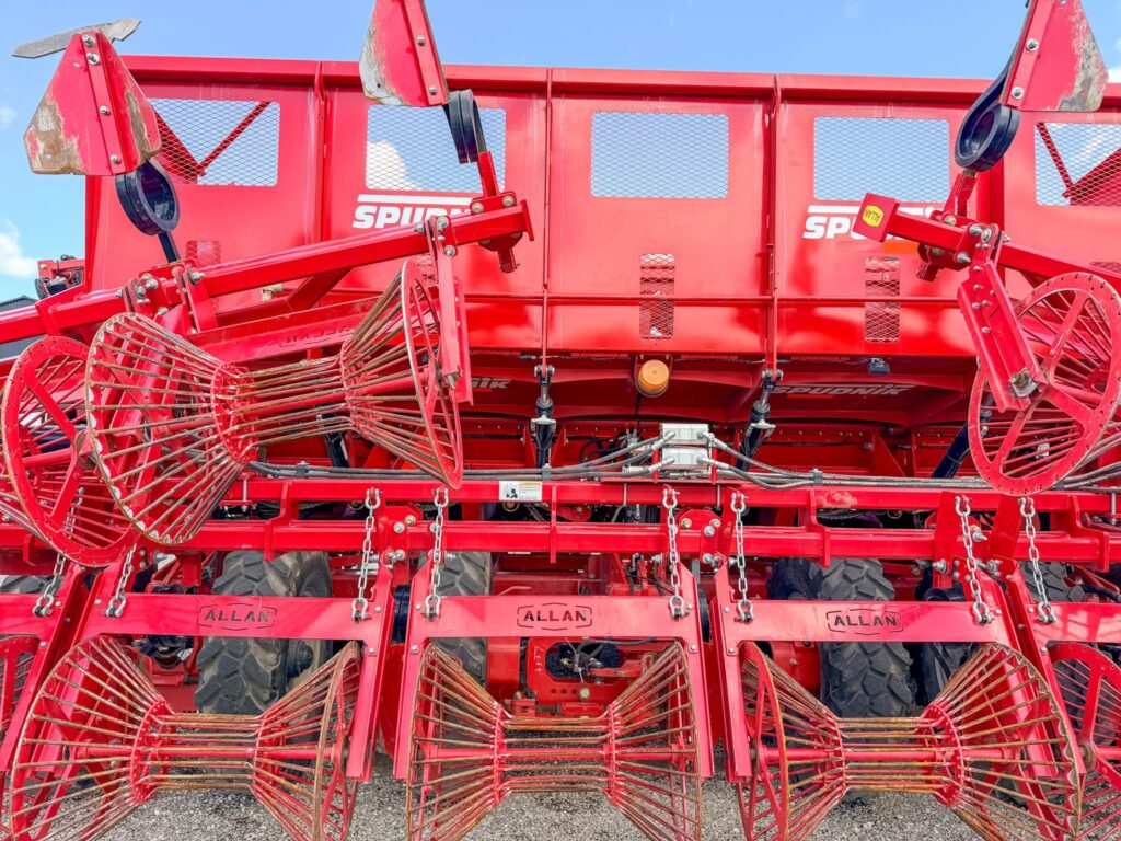 used 2020 SPUDNIK 8312 planters for sale at HJV Equipment Alliston, ON — engine detail