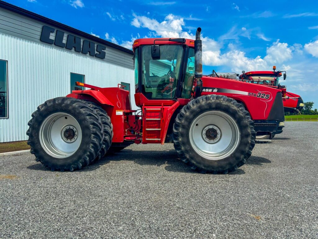 used 2002 CASE IH STX325 300 hp or greater with 325 HP and 5900 hours for sale at HJV Equipment Winchester, ON — rear view