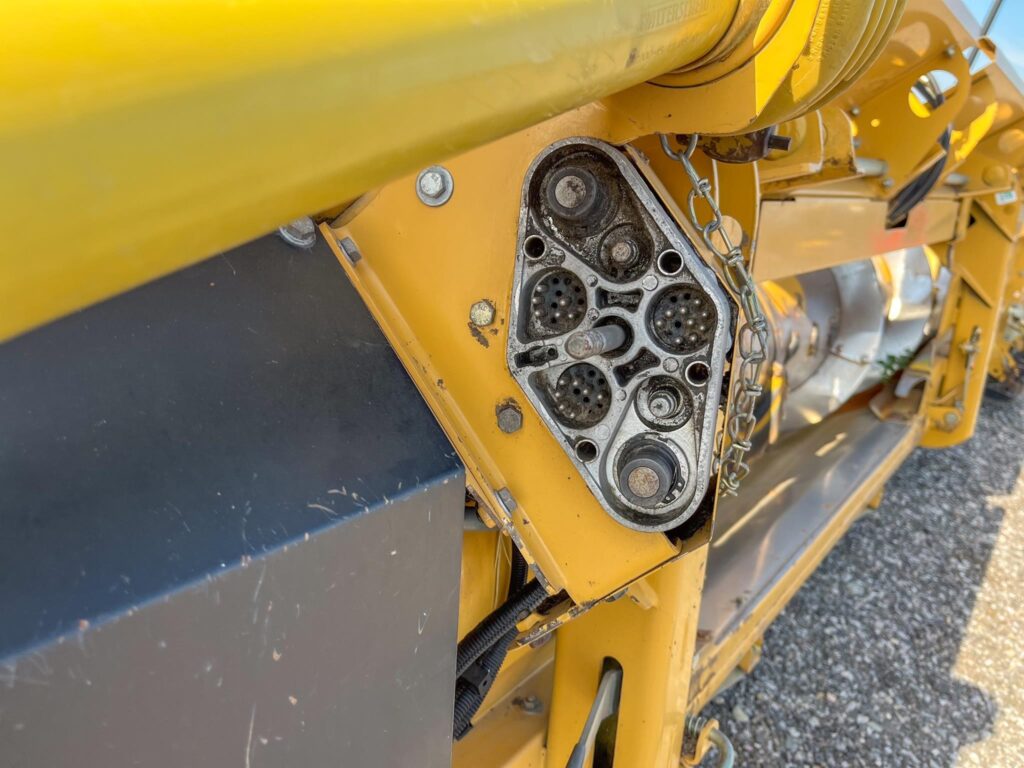 used 2012 CLAAS MAXFLEX 1200 platform for sale at HJV Equipment Alliston, ON — close-up detail
