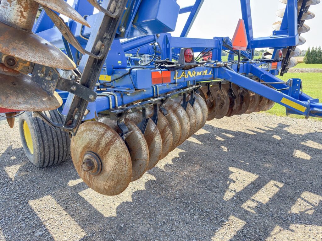 used 2013 LANDOLL 6230-33 disks for sale at HJV Equipment Norwich, ON — photo 13