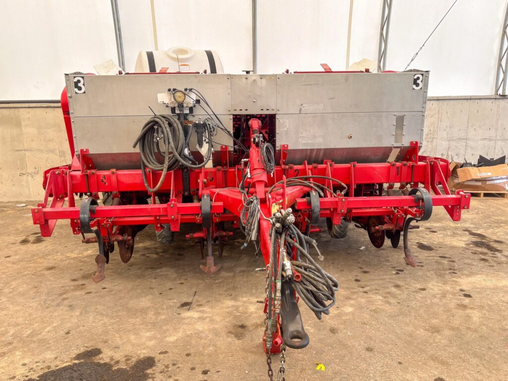 used 2015 GRIMME GL430 planters for sale at HJV Equipment Grand Falls, NB — exterior side