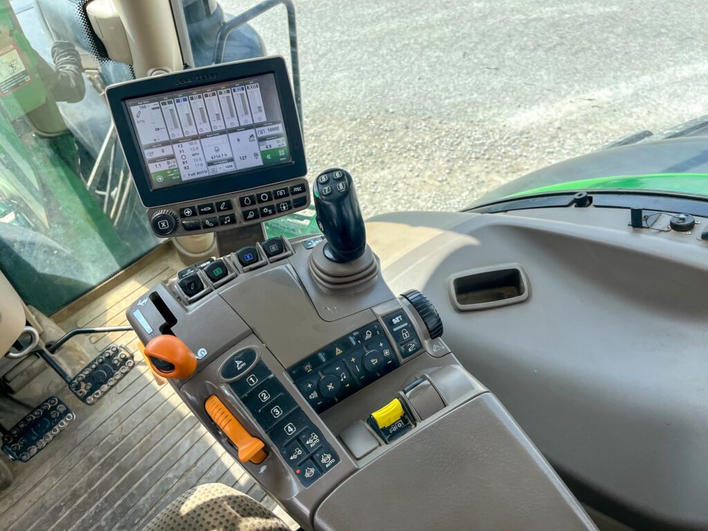 used 2015 JOHN DEERE 6175R 175 hp to 299 hp with 175 HP and 6660 hours for sale at HJV Equipment Exeter, ON — photo 12