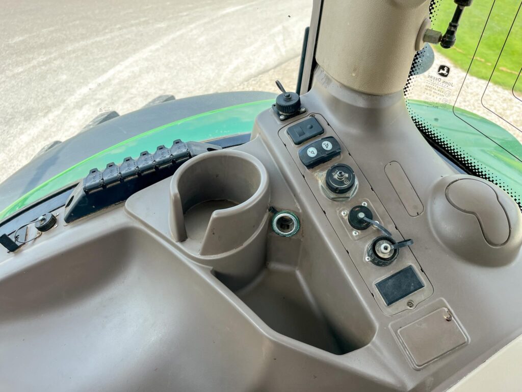 used 2015 JOHN DEERE 6175R 175 hp to 299 hp with 175 HP and 6660 hours for sale at HJV Equipment Exeter, ON — photo 13