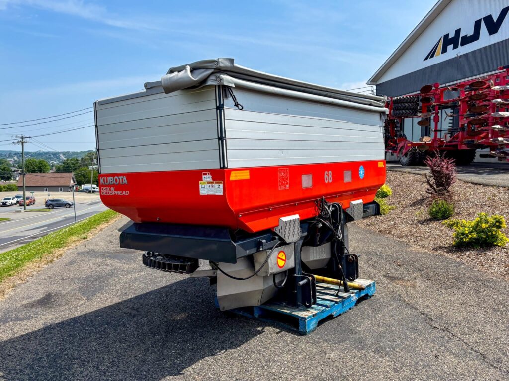 used 2015 KUBOTA DSX-W GEOSPREAD 3 point / mounted for sale at HJV Equipment Grand Falls, NB — exterior front