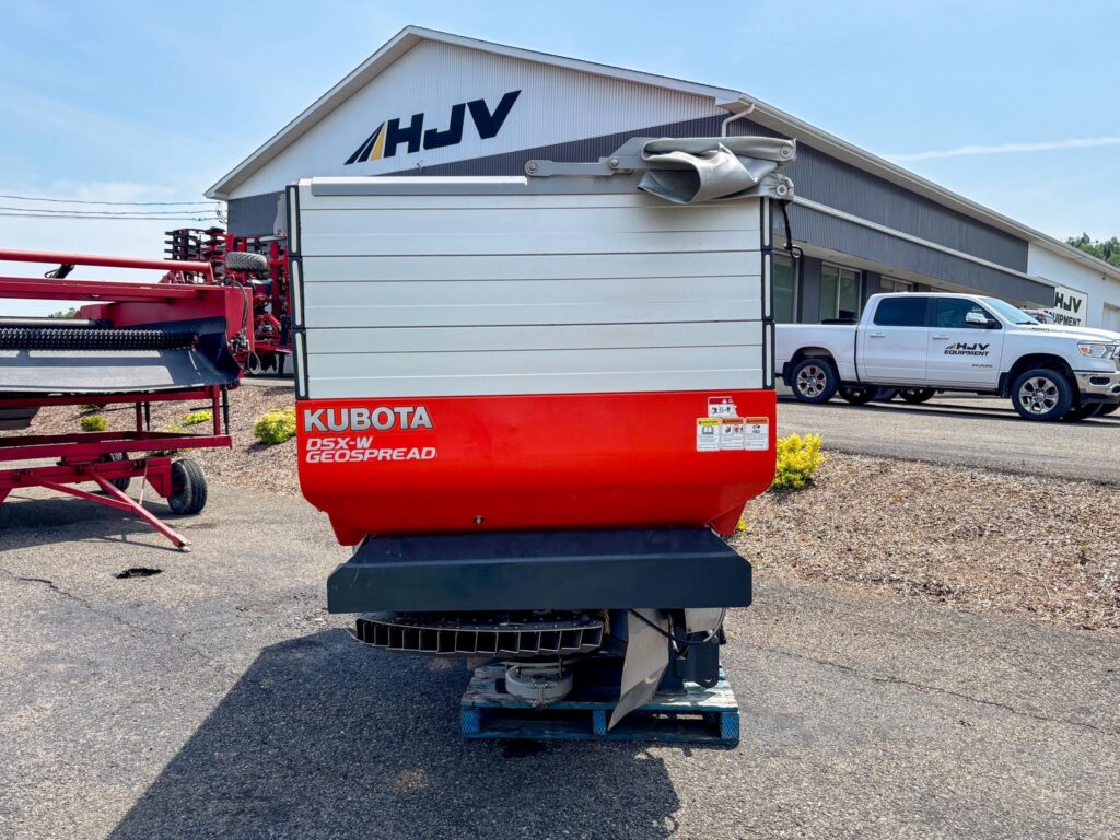 used 2015 KUBOTA DSX-W GEOSPREAD 3 point / mounted for sale at HJV Equipment Grand Falls, NB — rear view
