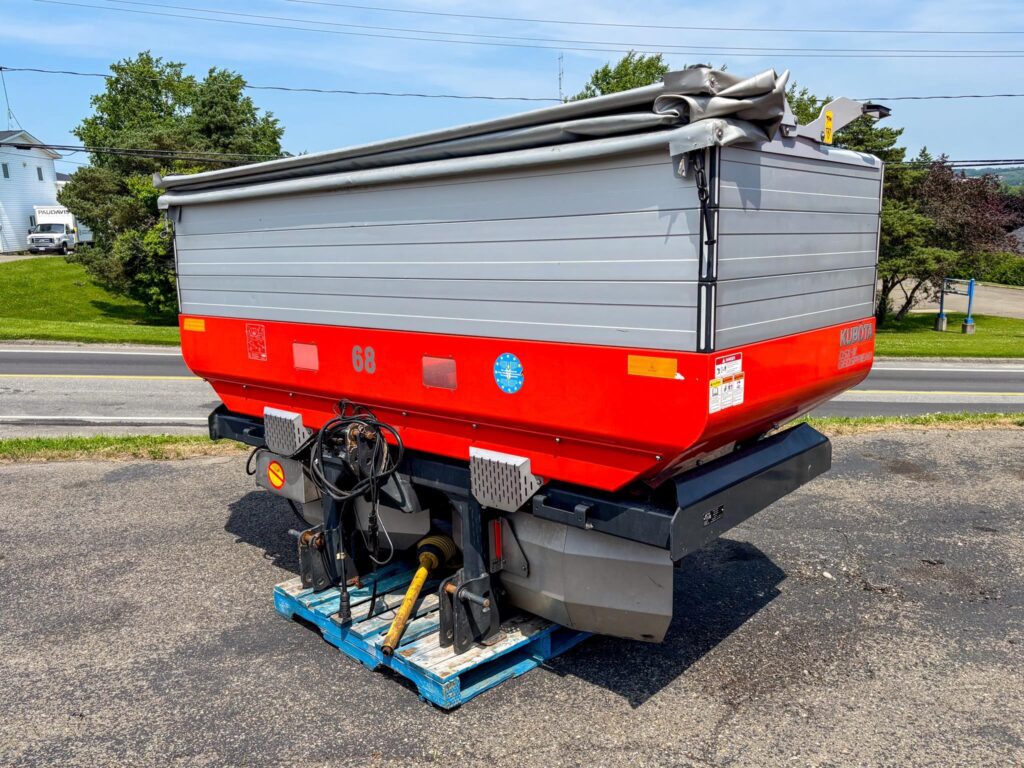 used 2015 KUBOTA DSX-W GEOSPREAD 3 point / mounted for sale at HJV Equipment Grand Falls, NB — attachment detail
