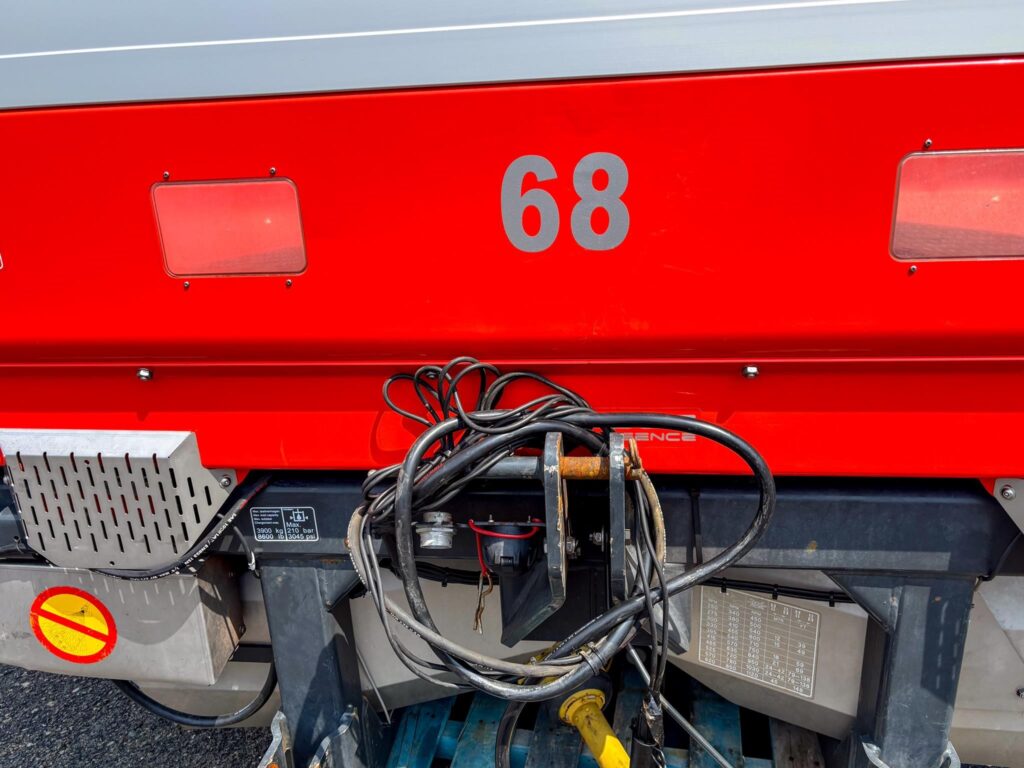 used 2015 KUBOTA DSX-W GEOSPREAD 3 point / mounted for sale at HJV Equipment Grand Falls, NB — close-up detail