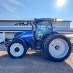 used 2016 NEW HOLLAND T7.245 175 hp to 299 hp with 200 HP and 4100 hours for sale at HJV Equipment Charlottetown, PEI — interior cab