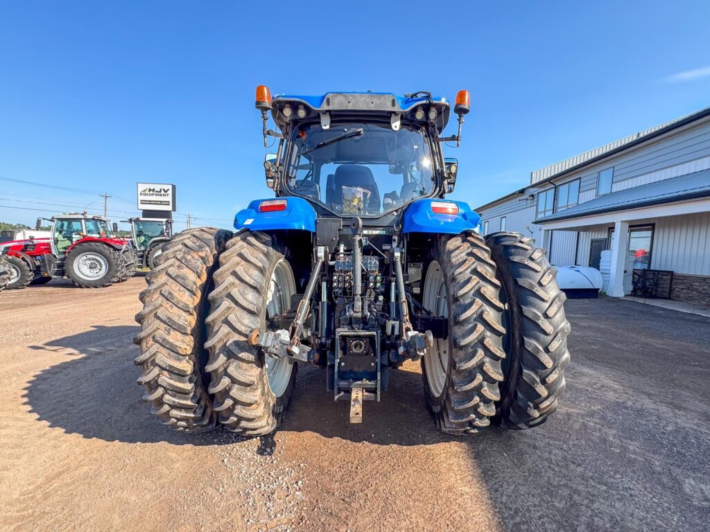 used 2016 NEW HOLLAND T7.245 175 hp to 299 hp with 200 HP and 4100 hours for sale at HJV Equipment Charlottetown, PEI — engine detail
