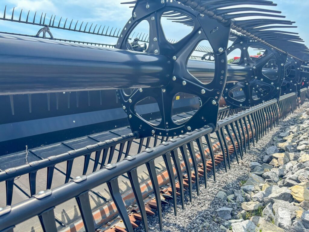 used 2019 MAC DON FD140 platform for sale at HJV Equipment Winchester, ON — rear view
