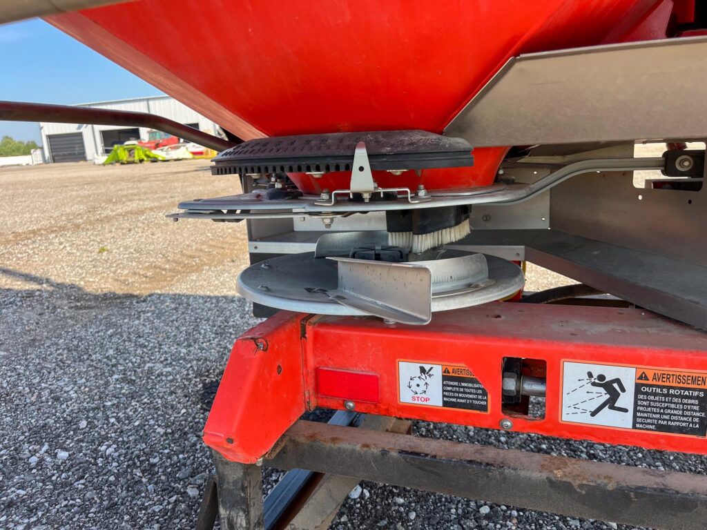 used 2020 KUHN AXIS 40.2H-EMC-W 3 point / mounted for sale at HJV Equipment Alliston, ON — undercarriage