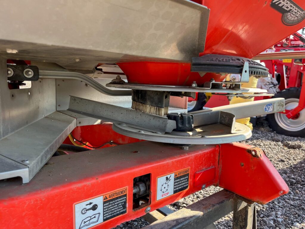 used 2020 KUHN AXIS 40.2H-EMC-W 3 point / mounted for sale at HJV Equipment Alliston, ON — attachment detail