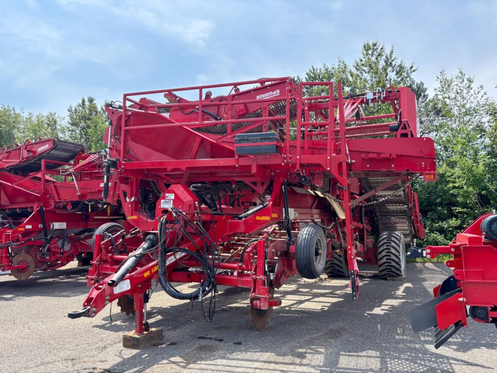 used 2021 SPUDNIK 6631 vegetable for sale at HJV Equipment Grand Falls, NB — exterior side