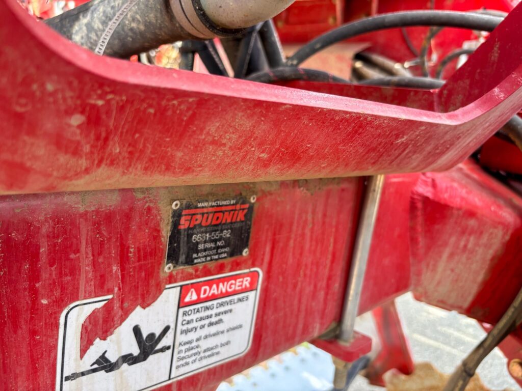 used 2021 SPUDNIK 6631 vegetable for sale at HJV Equipment Grand Falls, NB — interior cab