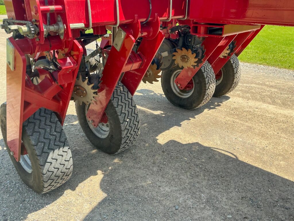 used 2013 CASE IH 1250 planters for sale at HJV Equipment Norwich, ON — rear view