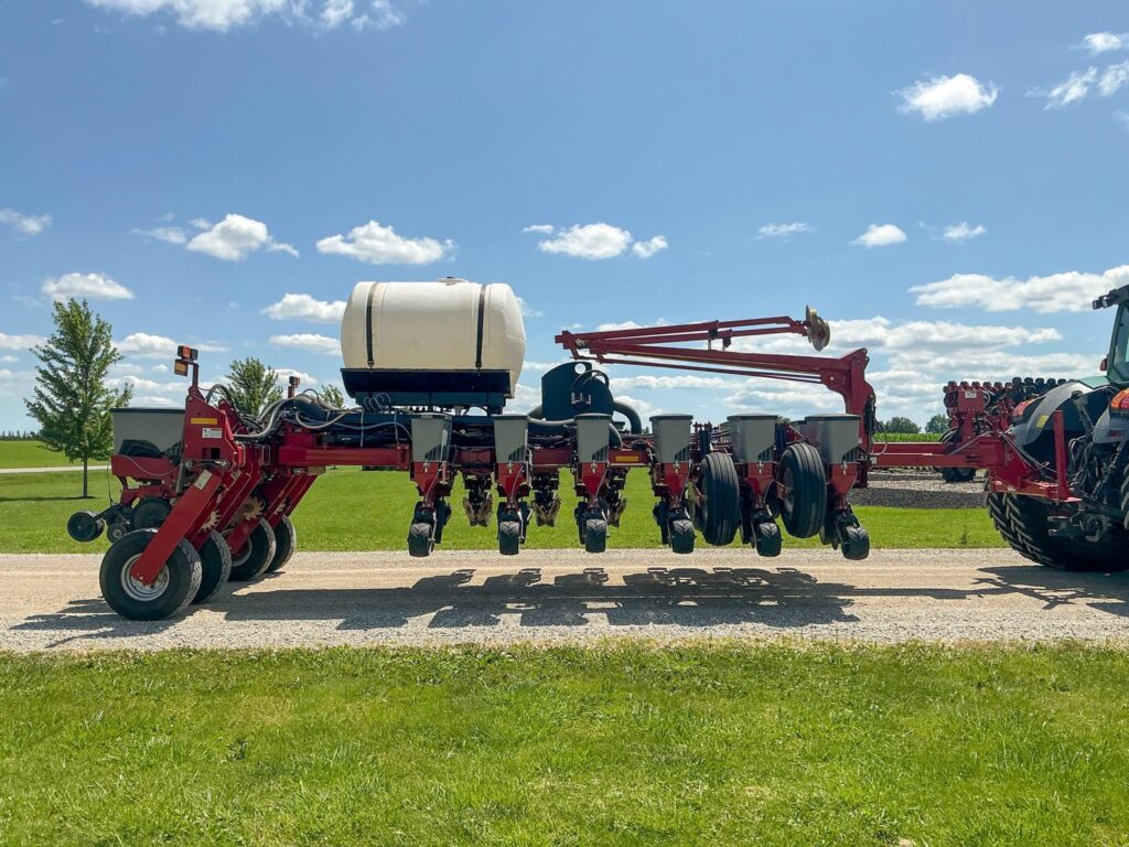 used 2013 CASE IH 1250 planters for sale at HJV Equipment Norwich, ON — undercarriage