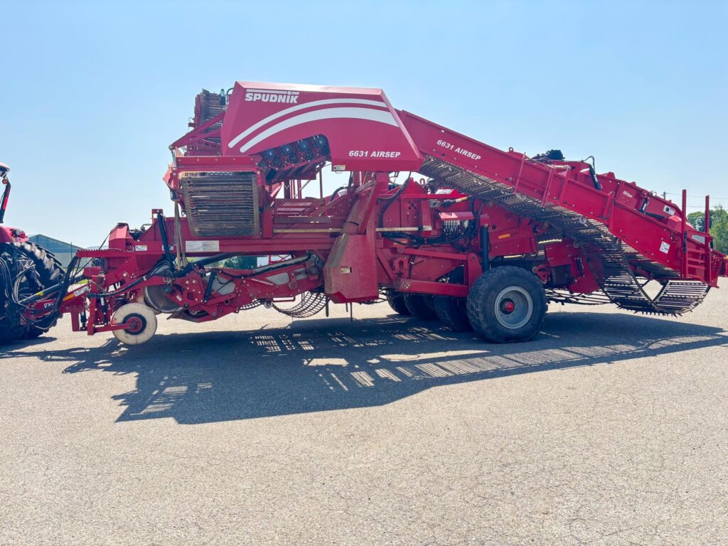 used 2019 SPUDNIK 6631 vegetable for sale at HJV Equipment Grand Falls, NB — exterior side