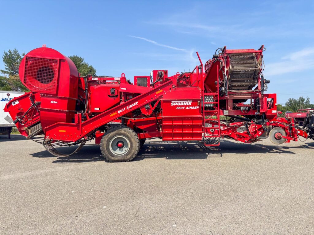 used 2019 SPUDNIK 6631 vegetable for sale at HJV Equipment Grand Falls, NB — engine detail