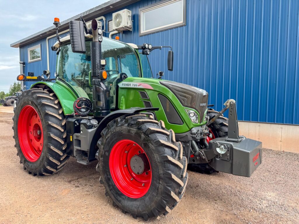 used 2020 FENDT 720 VARIO 175 hp to 299 hp with 201 HP and 4180 hours for sale at HJV Equipment Charlottetown, PEI — undercarriage