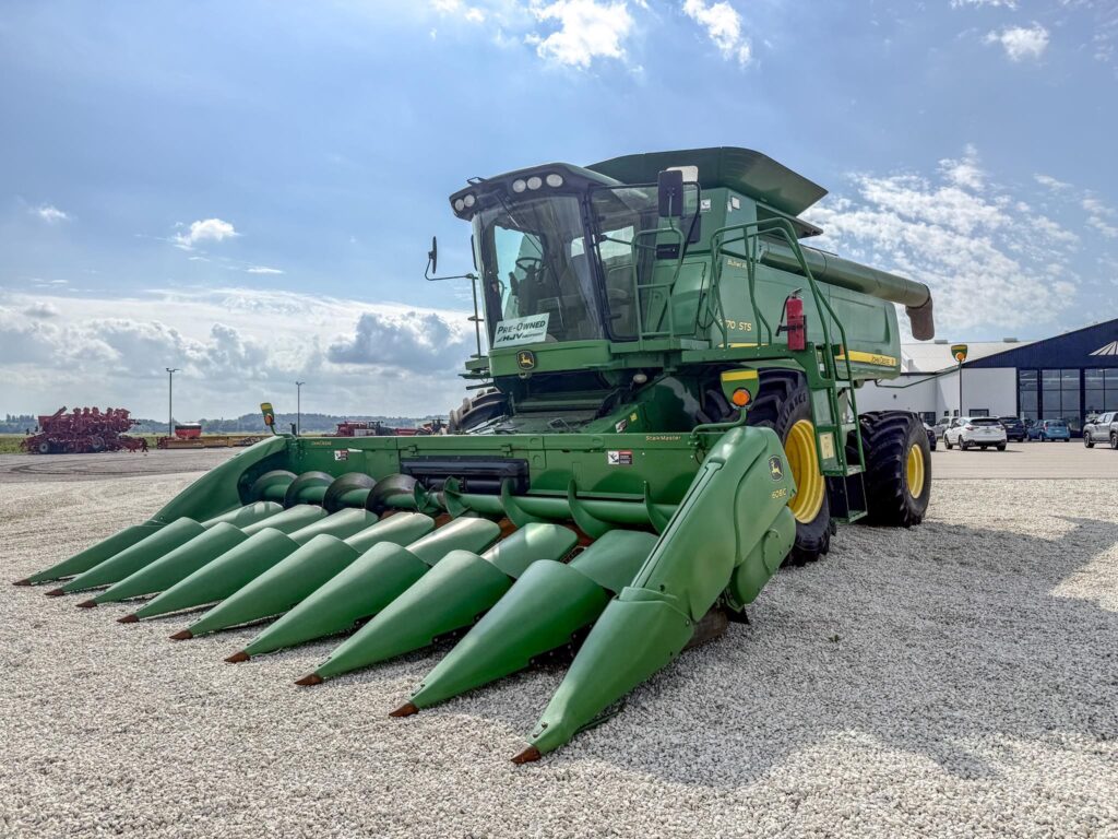 used 2008 JOHN DEERE 9770 STS combines with 3700 hours for sale at HJV Equipment Alliston, ON — exterior front