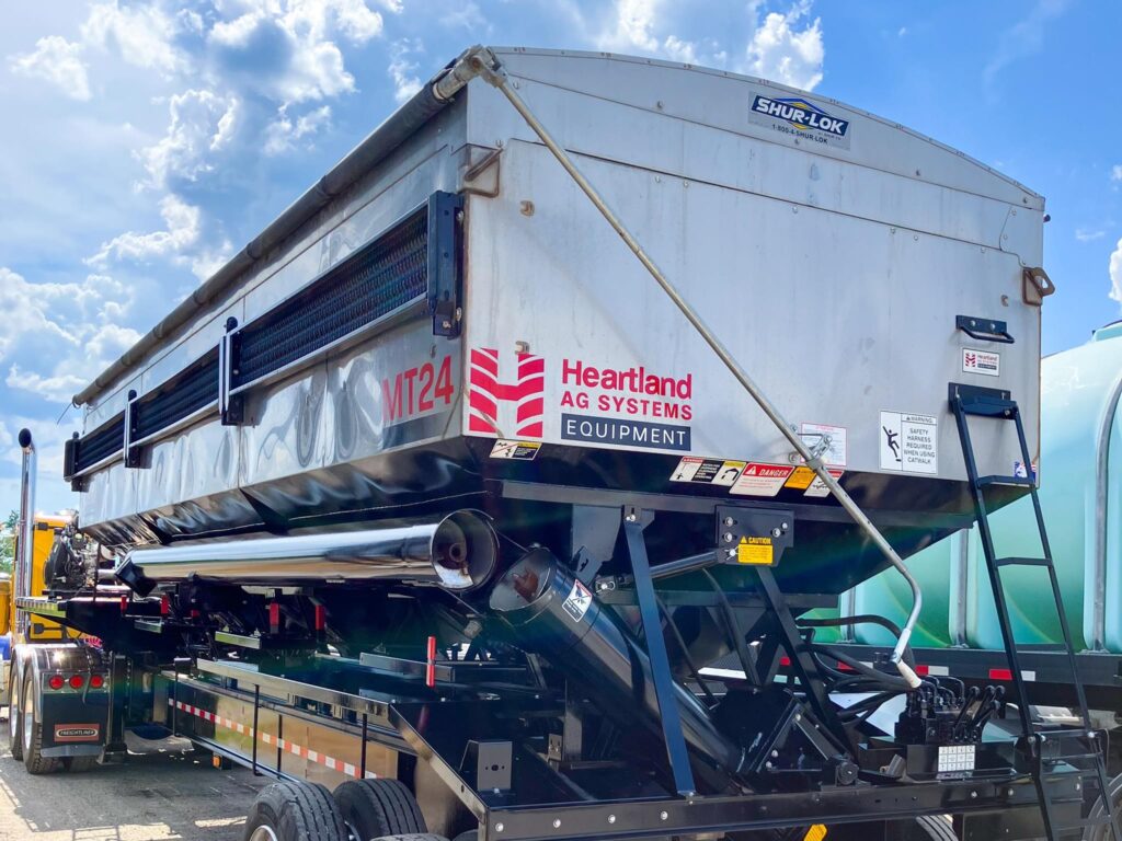 used 2022 HEARTLAND MT24 seed tenders for sale at HJV Equipment Winchester, ON — exterior side