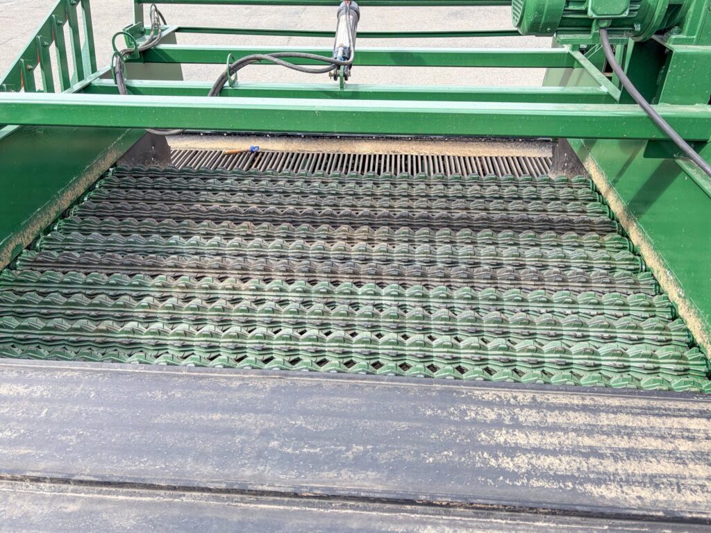 used 2014 SPUDNIK 925 other equipment for sale at HJV Equipment Alliston, ON — attachment detail