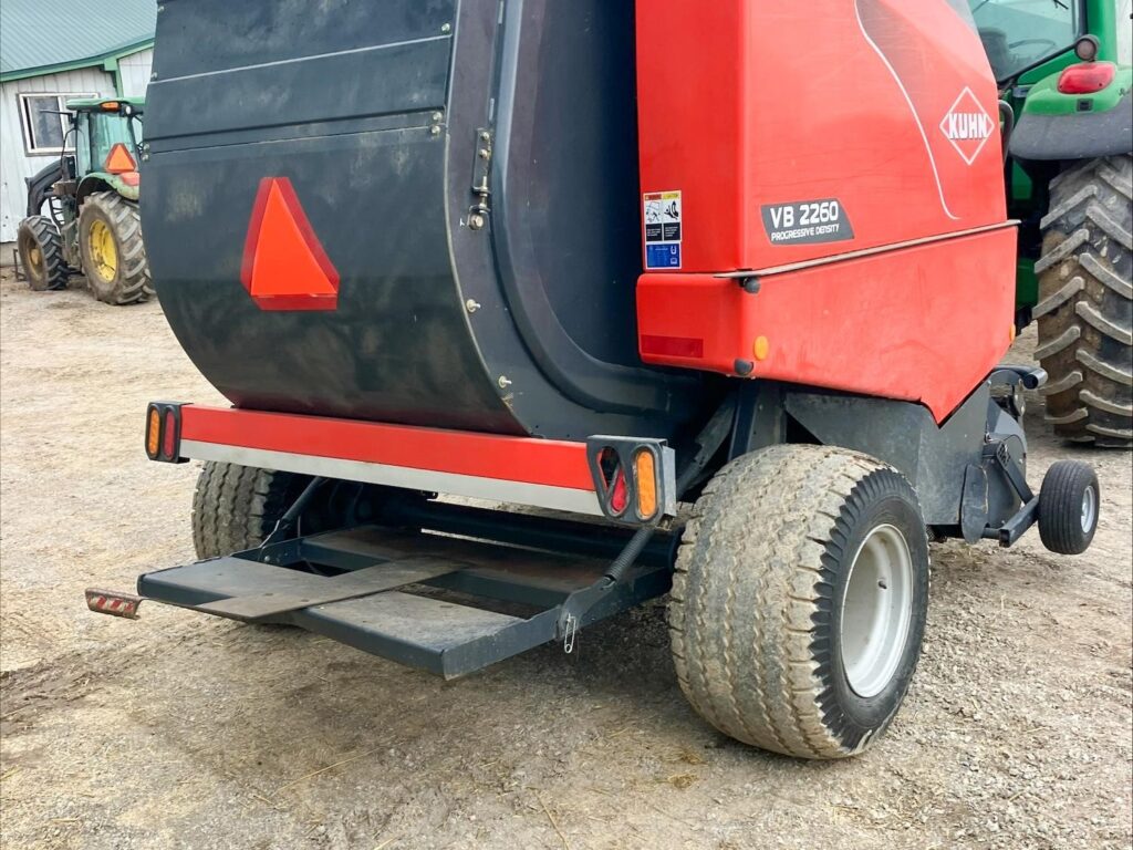 used 2015 KUHN VB2260 round balers for sale at HJV Equipment Norwich, ON — interior cab